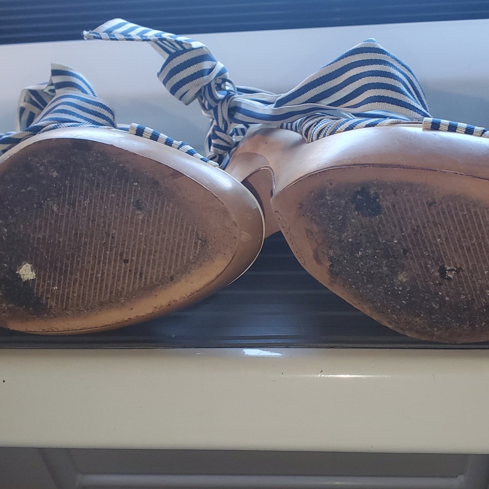Coach tie up shoe - Picture 3 of 5